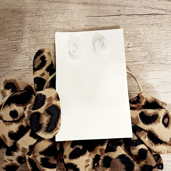 3 for $10 Fashion earrings - Picture 6 of 6